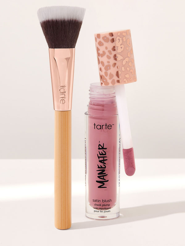 maneater™ cheek plump & brush image number 1