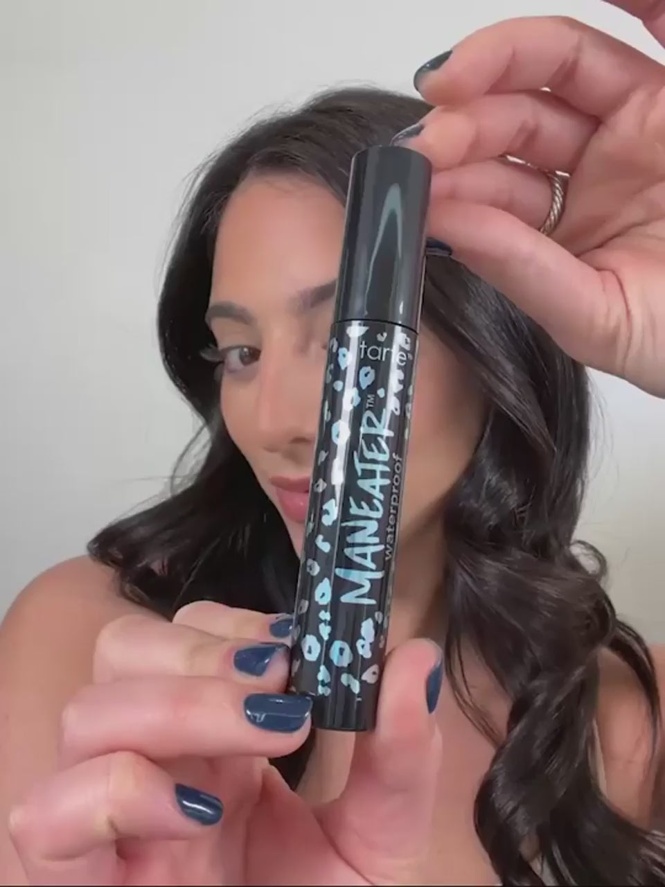 Alessia_Maneater_Mascara_UGC_AP Streaming format (720p).mp4