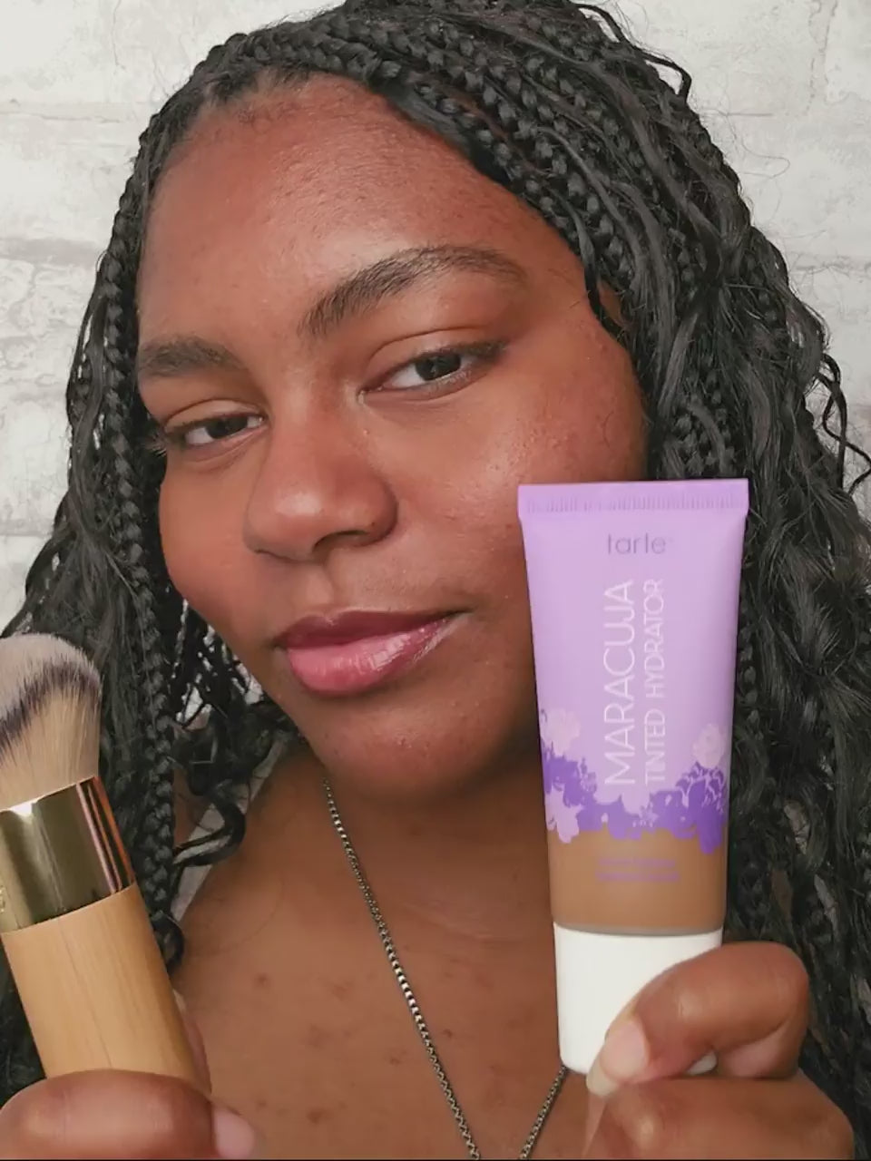 tinted_brush_w-_tinted_hydrator__brianna_ap_675x898 (720p) (1).mp4