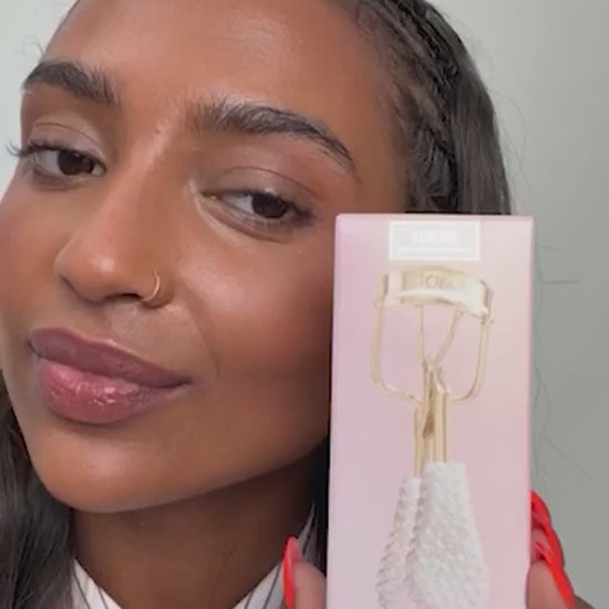 HOL26_LashCurler_Remmi_V2edit_AP Streaming format (720p).mp4