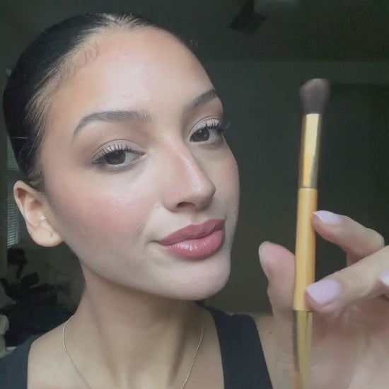 miya_doubled-ended_eyeshadow_brush_9x16 (720p).mp4
