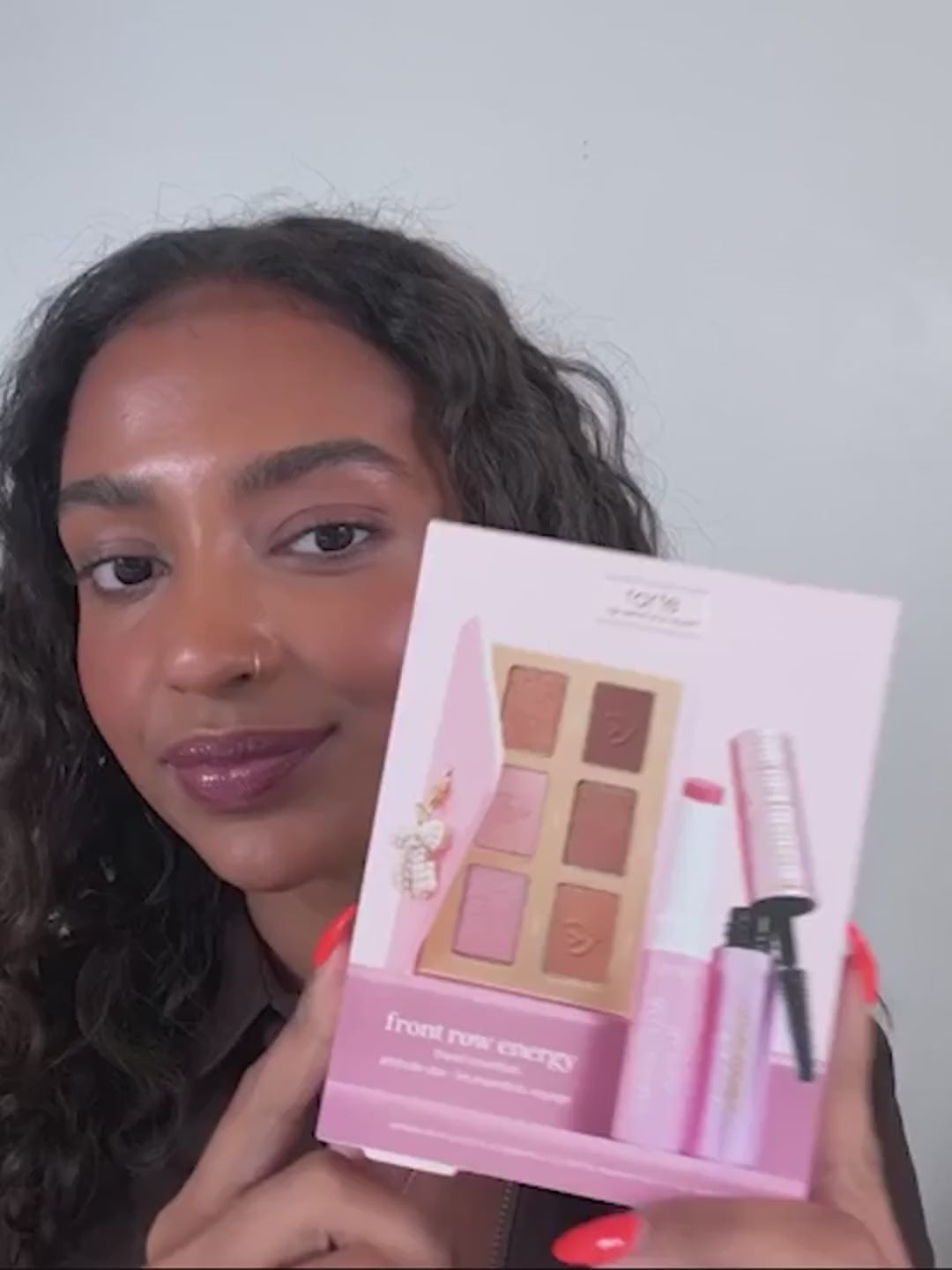 HO26 front row energy travel essentials (the mascara eyeshadow and lip) AP Streaming format (720p).mp4