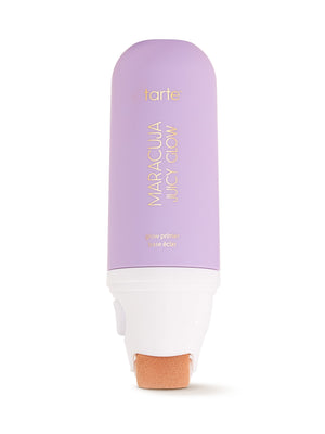 Lavendelfarbene Flasche mit weißem Verschluss und der AufschriftMaracuja Glow“ auf weißem Hintergrund