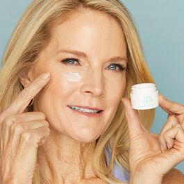 travel-size wink of H₂O eye cream image number null