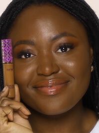 shape tape™ concealer & correct duo image number 2