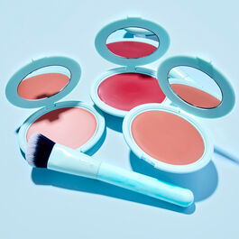 travel-size breezy cream blush image number null