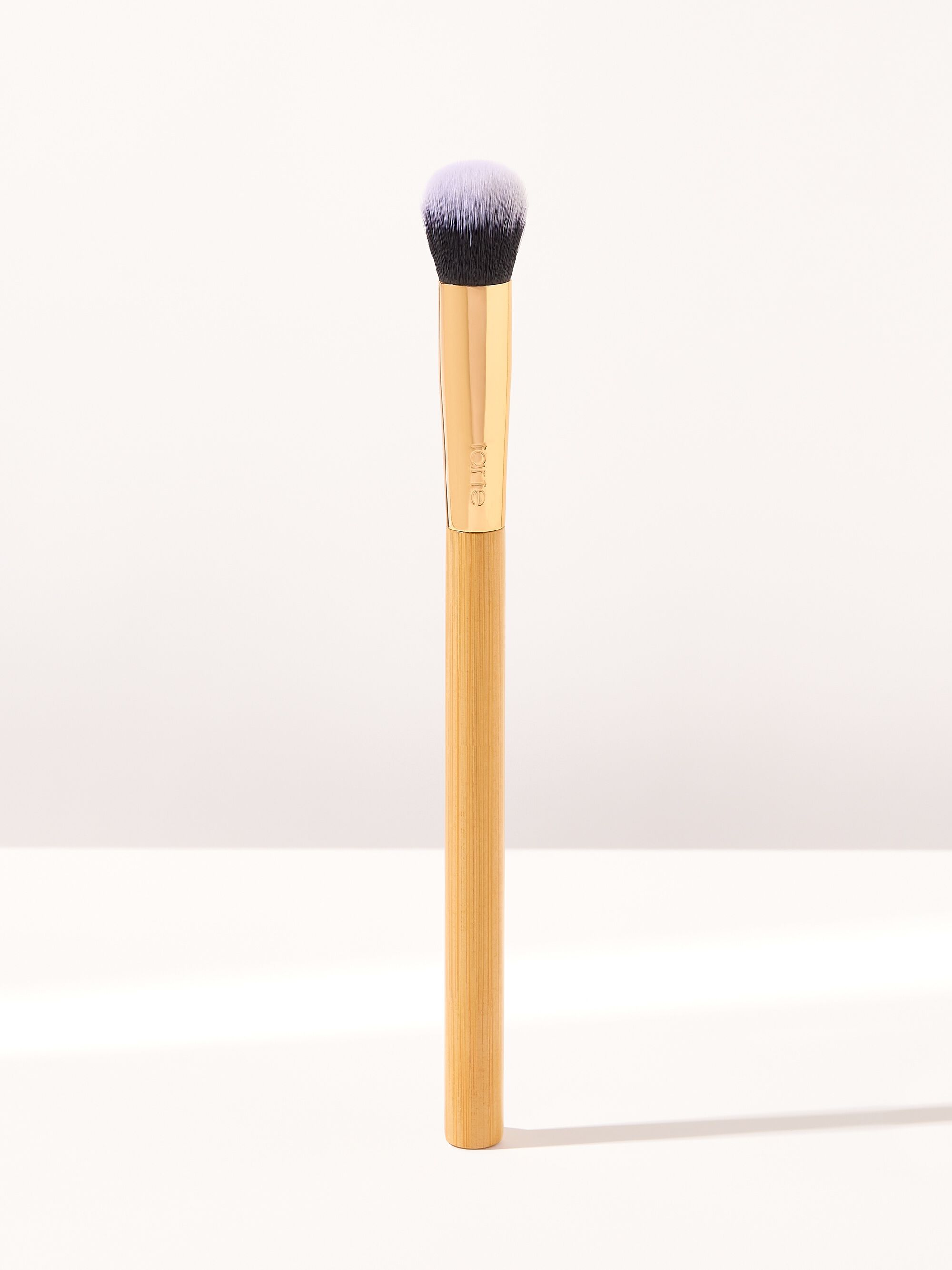 medium full coverage concealer brush image number null