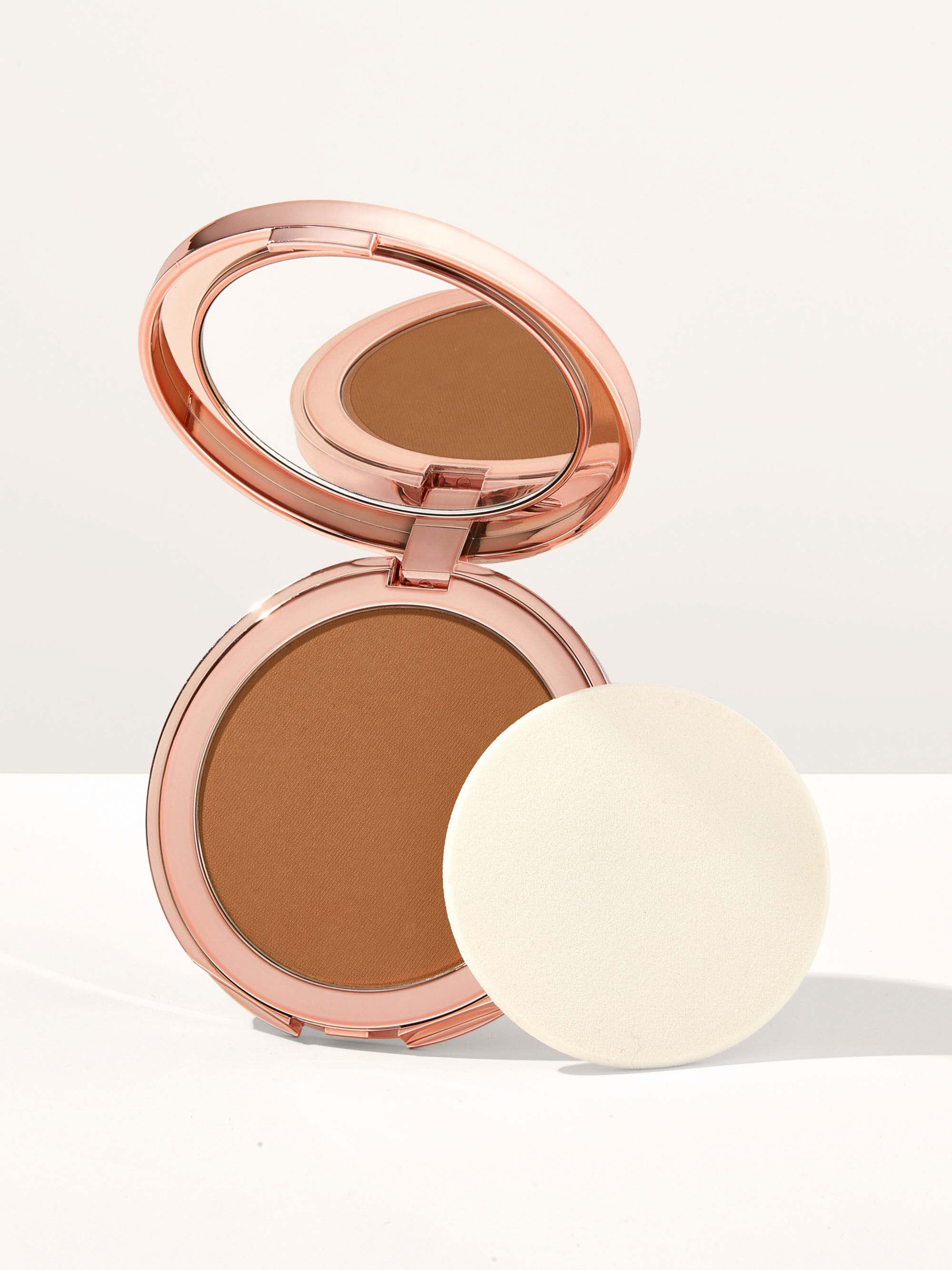 smooth operator ™ Amazonian clay tinted pressed finishing powder image number null