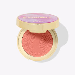 Open component showing off pink blush. image number 0
