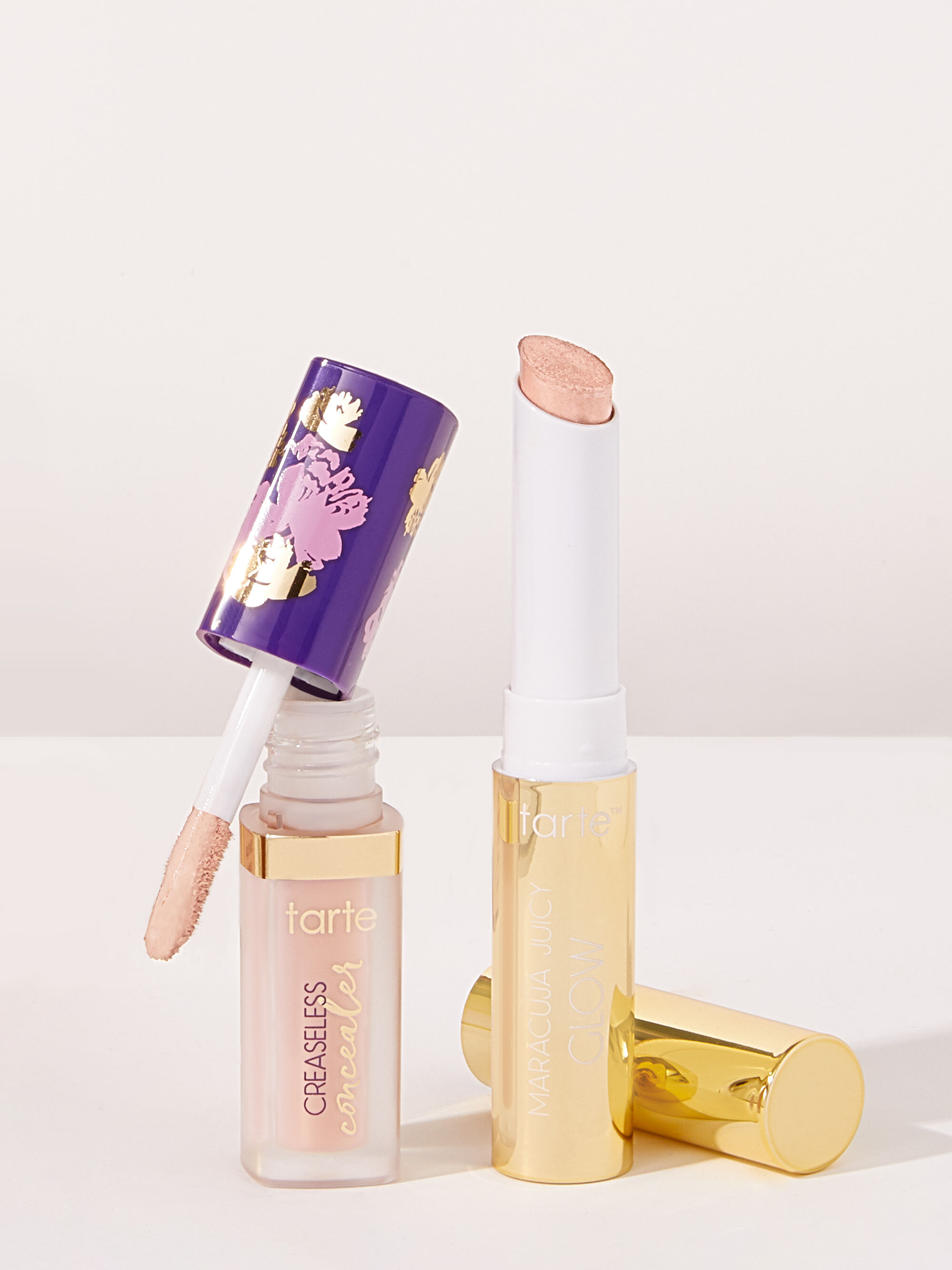 creaseless concealer & glow must-haves duo image number null